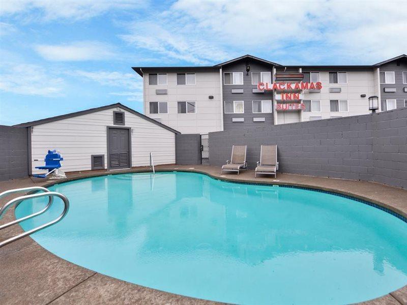 Clackamas Inn And Suites Exteriör bild