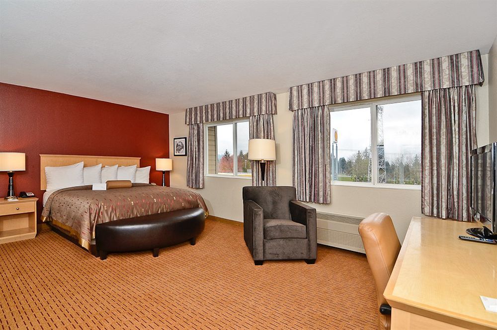 Clackamas Inn And Suites Exteriör bild
