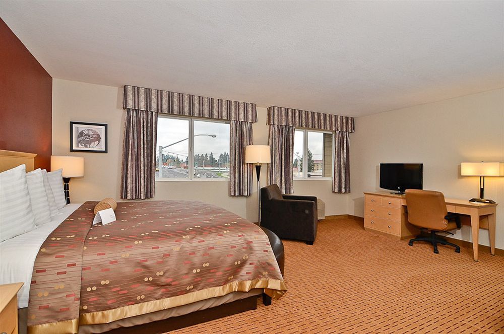 Clackamas Inn And Suites Exteriör bild