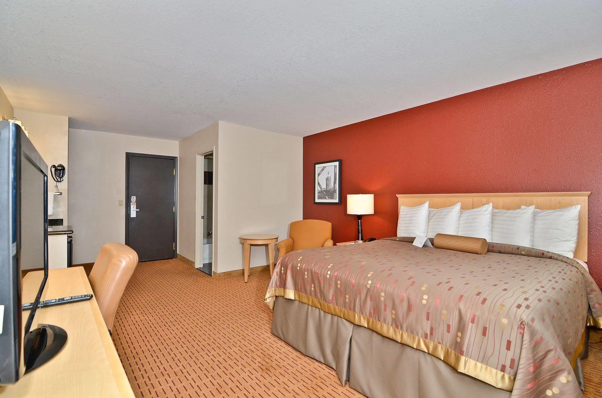 Clackamas Inn And Suites Exteriör bild