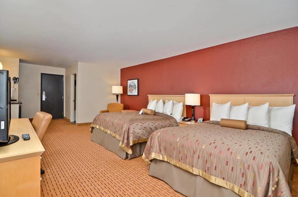 Clackamas Inn And Suites Exteriör bild