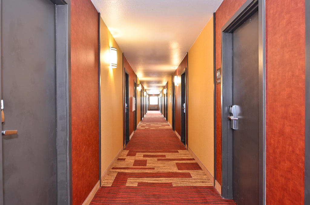Clackamas Inn And Suites Exteriör bild