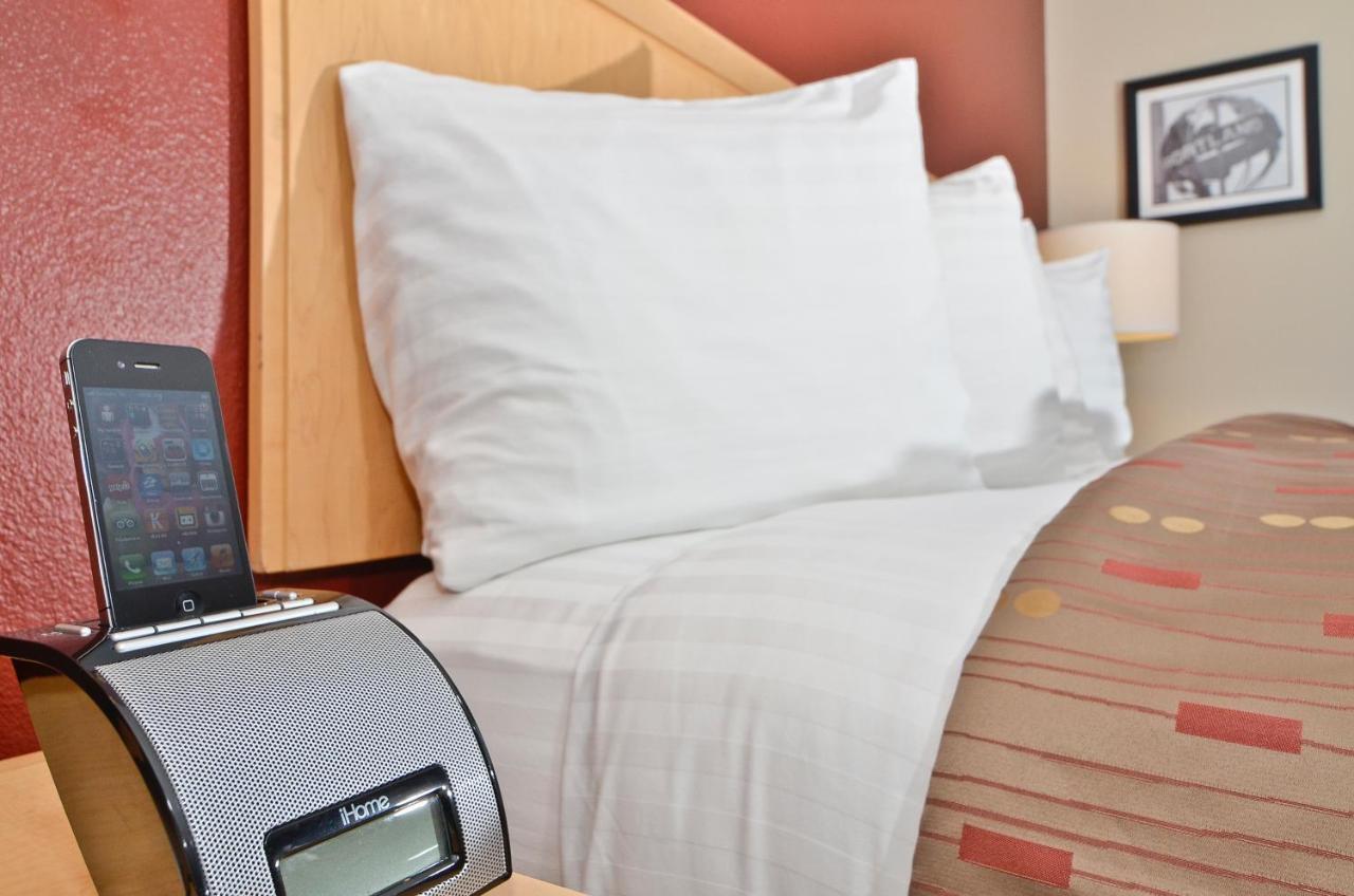 Clackamas Inn And Suites Rum bild